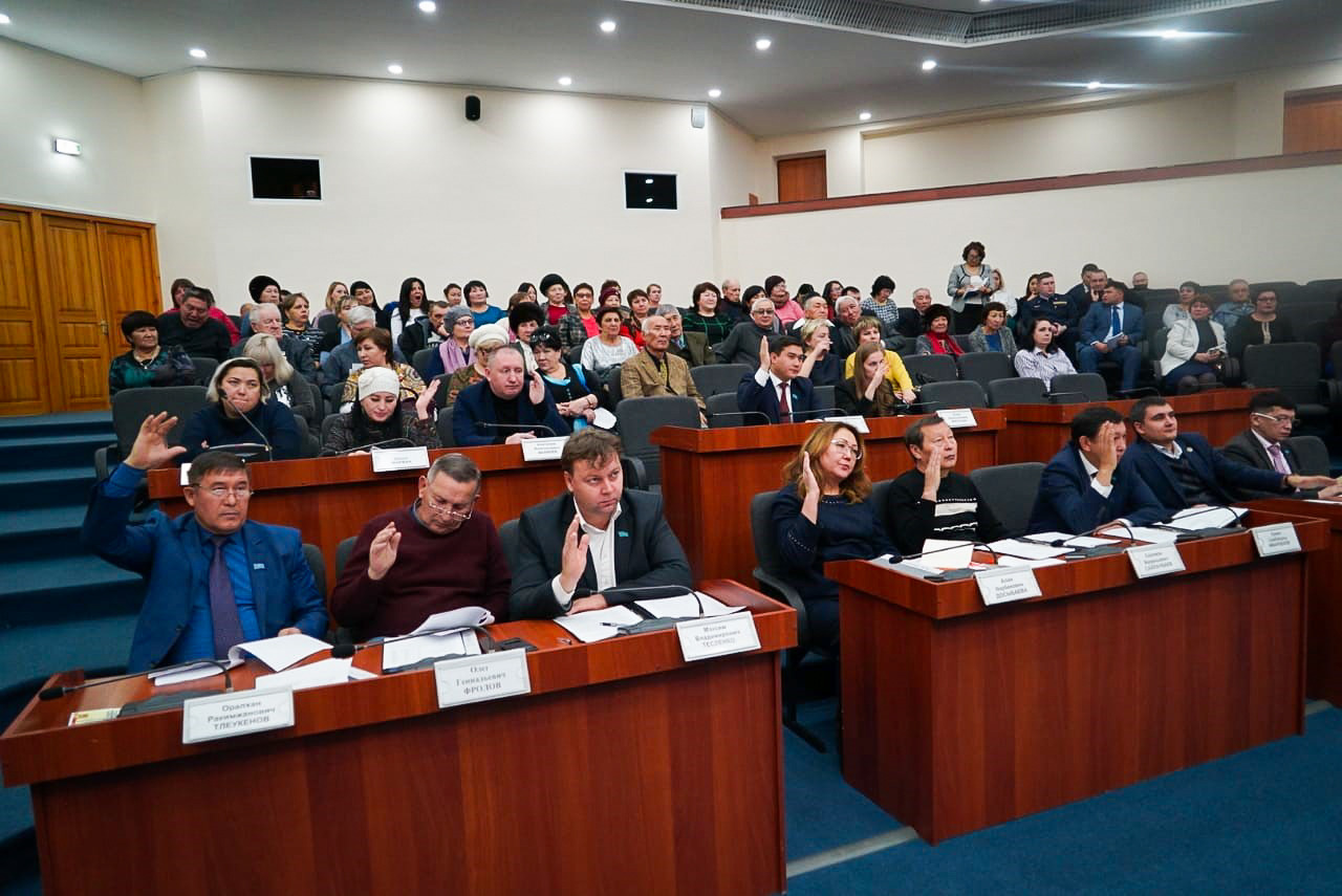 О́skemen qalasynyń kóshelerine Ámire Qashaýbaev pen Qalıhan Ysqaqtyń aty beriledi 