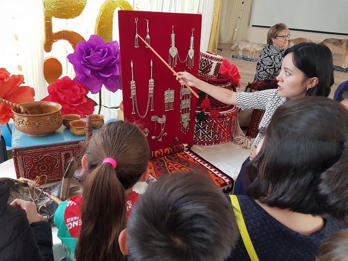 Mańǵystaý murajaıy mektep oqýshylary úshin jyljymaly kórme uıymdastyrýda