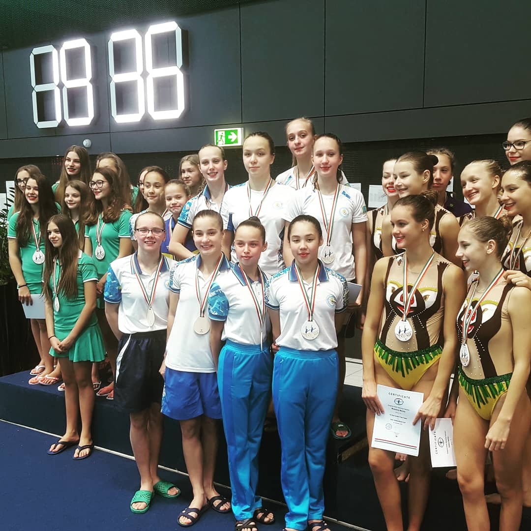 Vengrııada sınhrondy júzýden jasóspirimder quramasy birinshi oryndy ıelendi