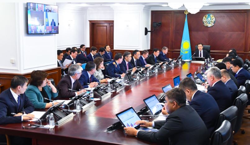 Úkimette 10 aıdaǵy áleýmettik-ekonomıkalyq damý qorytyndylary qaraldy