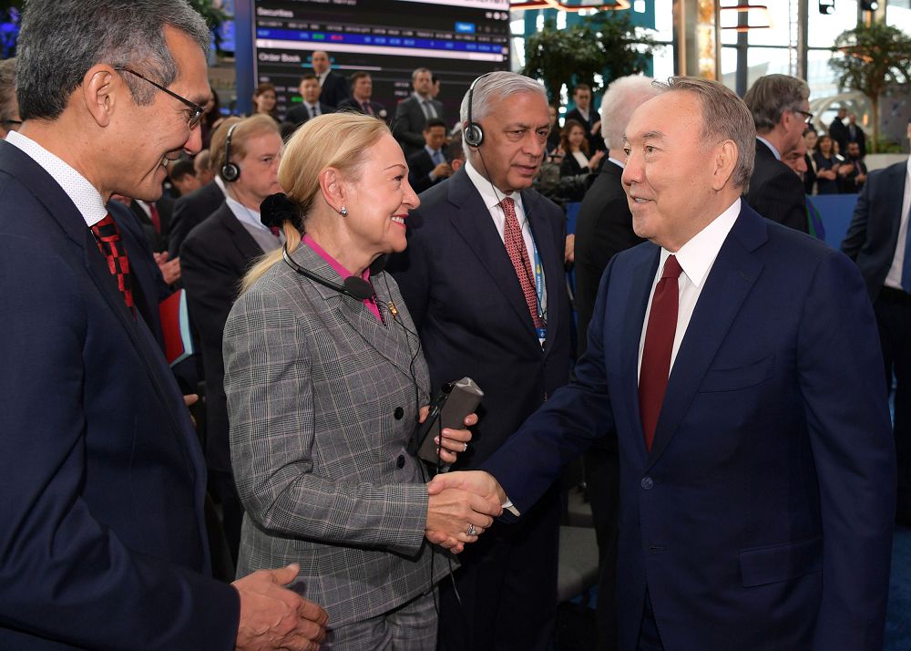 «Astana» halyqaralyq qarjy ortalyǵy bırjasynda saýda-sattyqty iske qosý saltanatty rásimi ótip jatyr