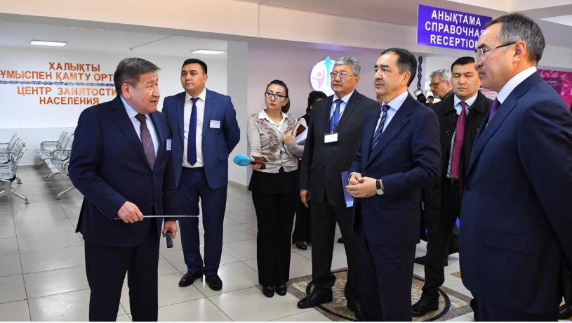 Baqytjan Saǵyntaev Tarazda Halyqty jumyspen qamtý ortalyǵyna bardy