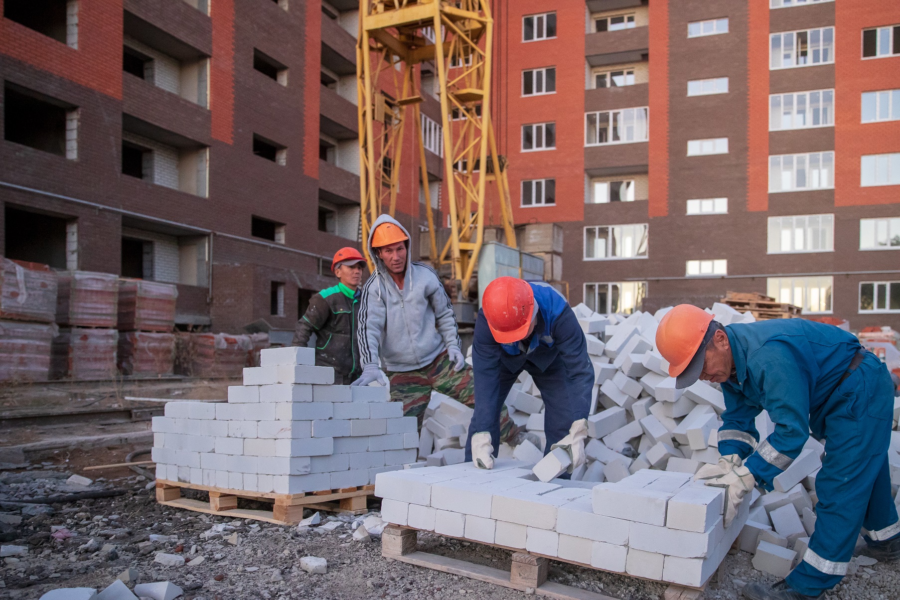 Batys Qazaqstanda taǵy 50 kásiporyn jalaqy ósirdi