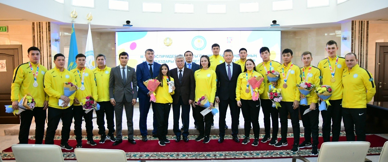 Astanada jasóspirimder olımpıadasynyń jeńimpazdaryna qurmet kórsetti