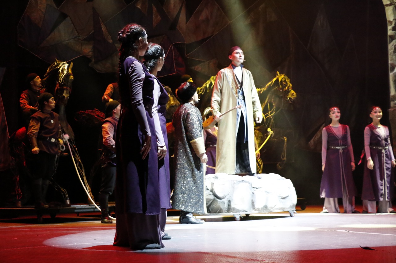 Jyr alyby Jambyldyń ómiri sahnalandy