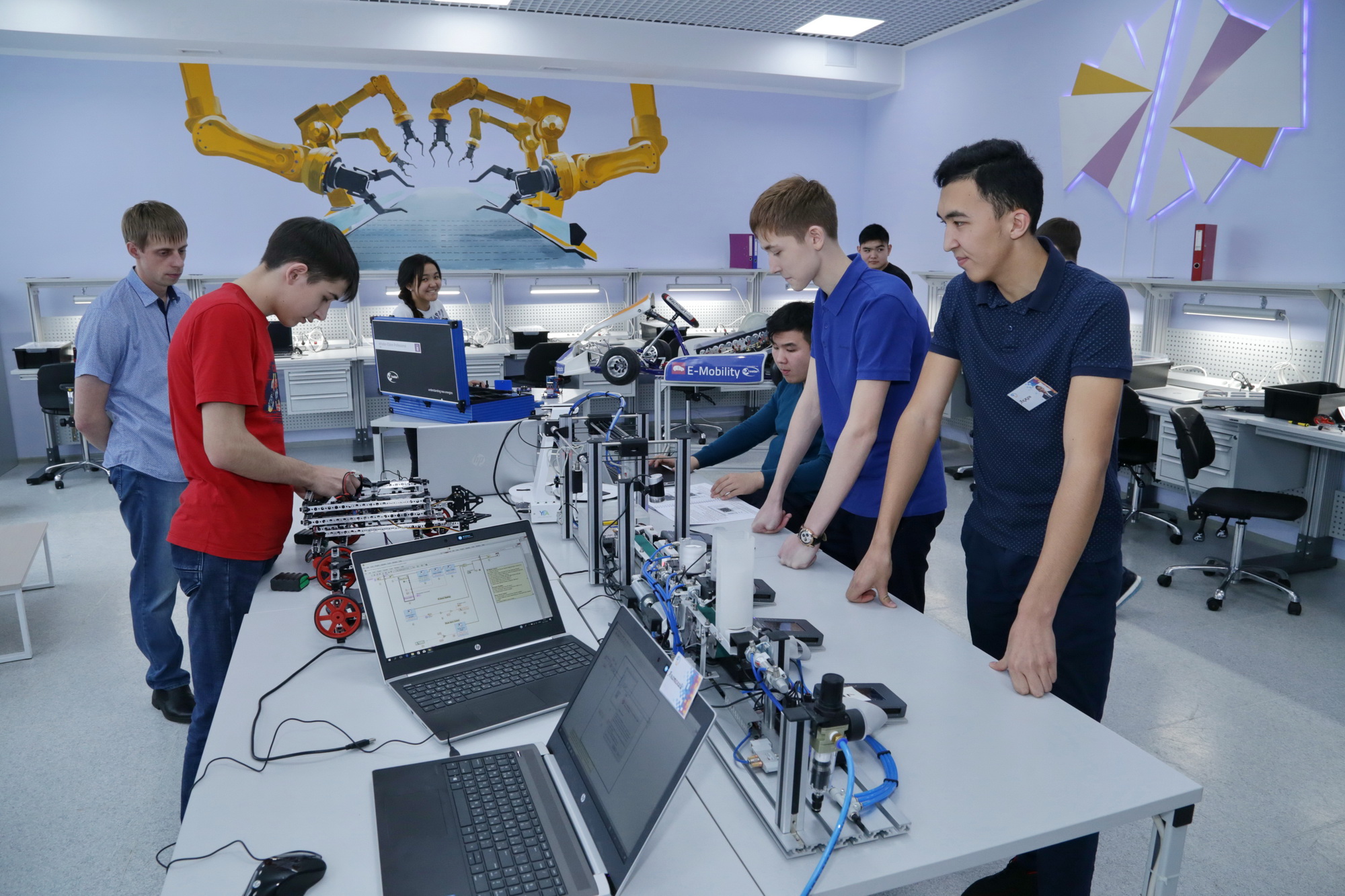 Soltústik Qazaqstanda zamanaýı oqýshylar saraıy ashyldy