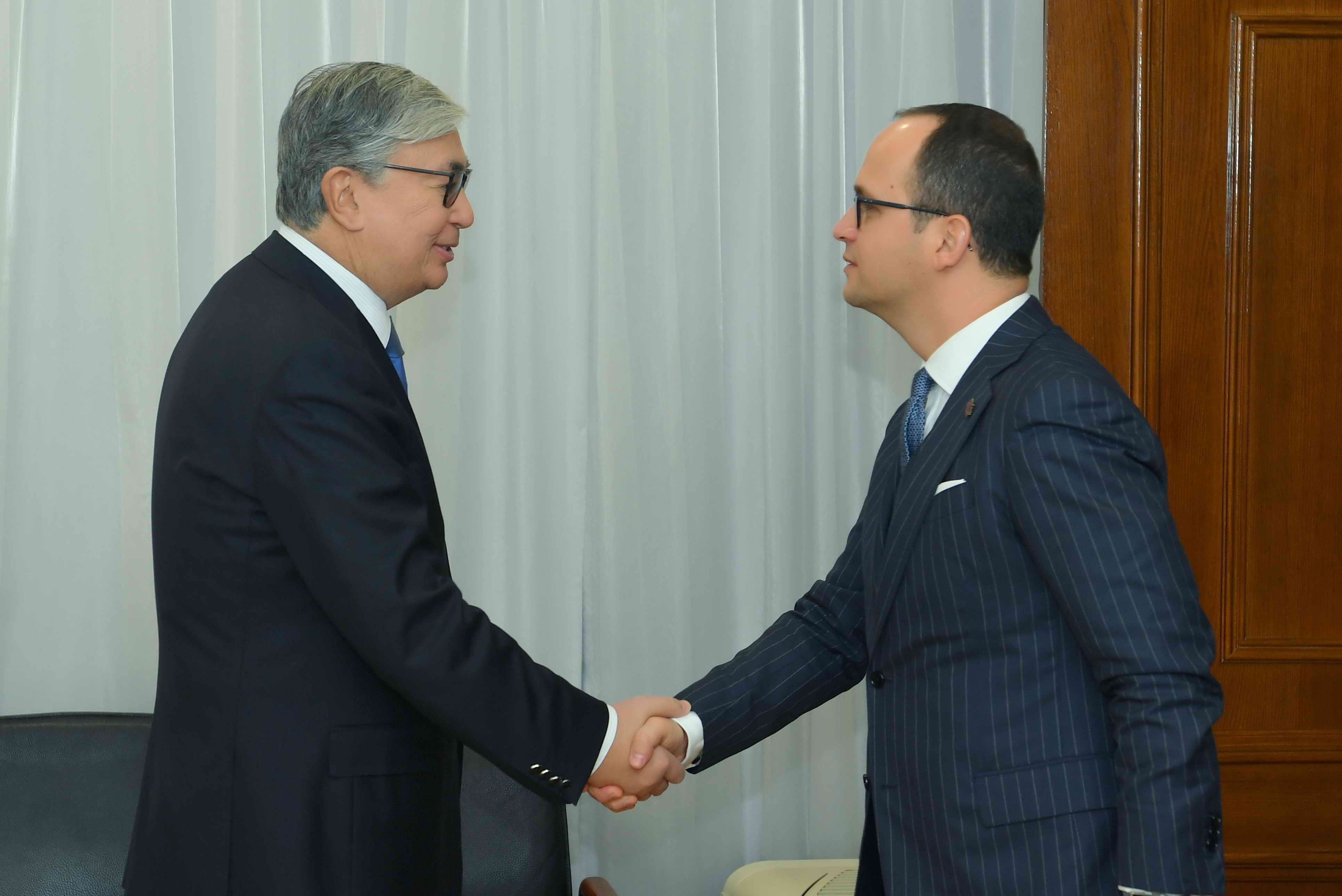 Q.Toqaev Albanııanyń Eýropa jáne syrtqy ister mınıstri D.Býshatıdi qabyldady