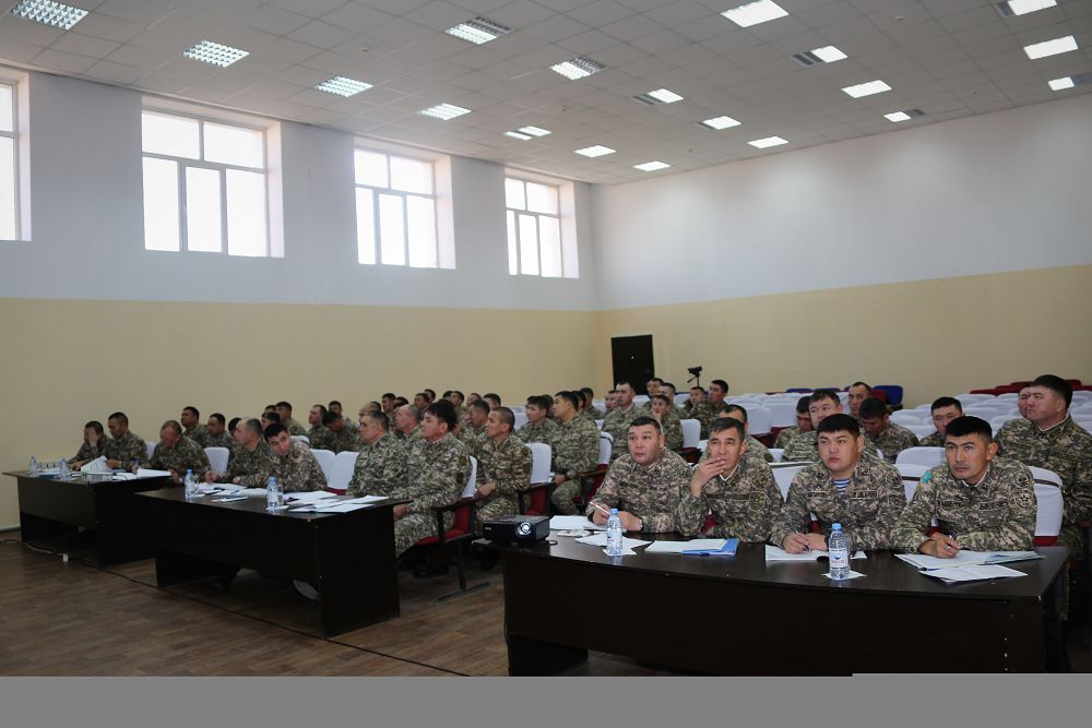 Batysta áskerı-ǵylymı konferensııa ótkizildi