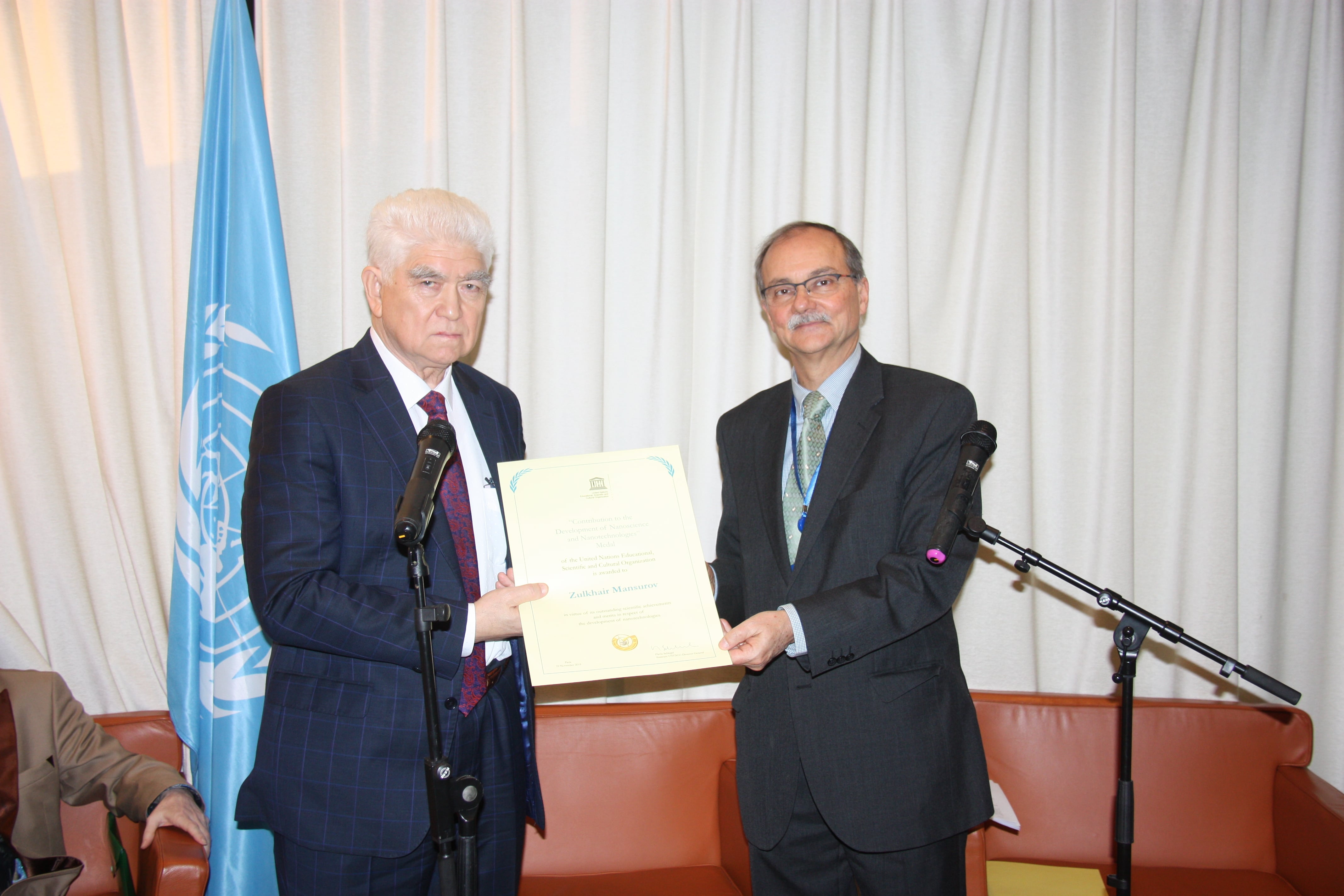 Qazaqstandyq hımık ǵalym IýNESKO medalimen marapattaldy