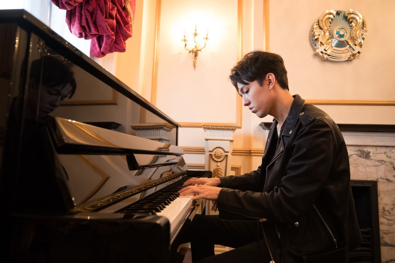 Dımash Qudaıbergenniń shyǵarmashylyǵyna brıtandyq BAQ qyzyǵýshylyq tanytty