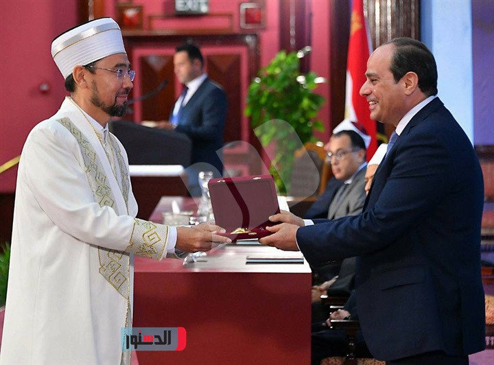 Mysyr basshysy bas múftıdi birinshi dərejeli ordenmen marapattady