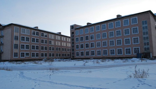 Ekibastuzda oqý ortalyǵynyń qurylysy 10 jyl boıy aıaqtalmaǵan