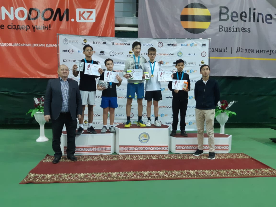 Oral qalasynda tennısten respýblıkalyq týrnır ótti