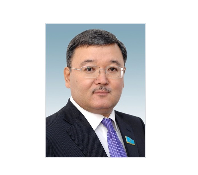 Asqar Beısenbaev: Jas urpaqty jańa jetistikterge jeteleıdi 