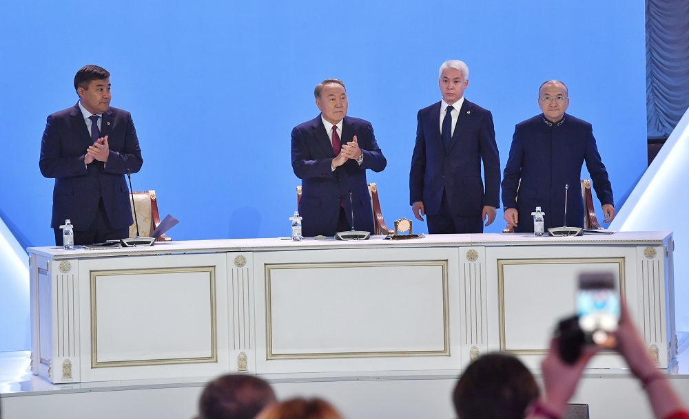 Elbasynyń qatysýymen plenarlyq otyrys bastaldy