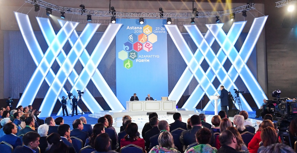 N.Nazarbaev: Qazaqstanda jetim balalar úıi bolmaýy tıis