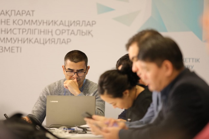 Jyl sońyna deıin Aqtóbe oblysynda 400 shaqyrym kólik joly jóndeledi