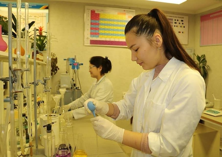 Shymkentte stýdentterge qyzmet kórsetý ortalyǵy ashyldy