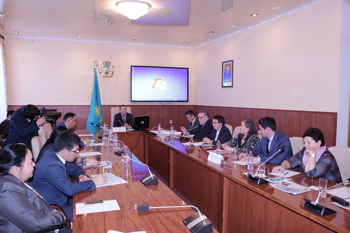 Mahambet О́temisuly atyndaǵy BQMÝ-da Tuńǵysh Prezıdent kúnine arnalǵan jıyn ótti