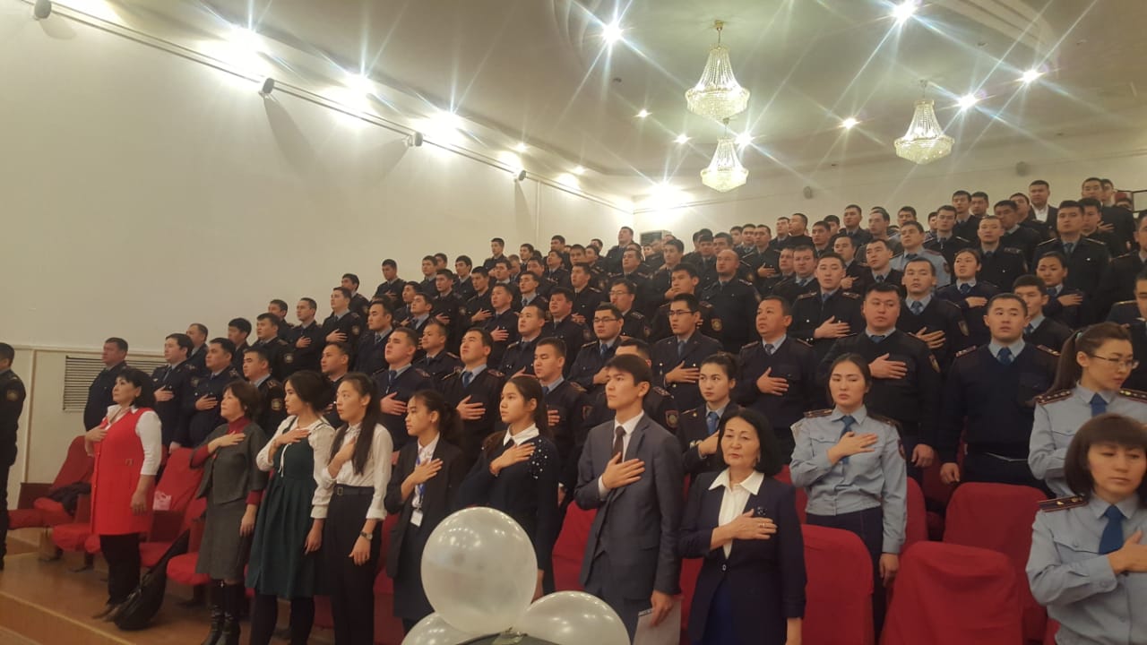 Aqtaý polıseılerimen «Tuńǵysh Prezıdenti kúnine» arnalǵan shara ótti