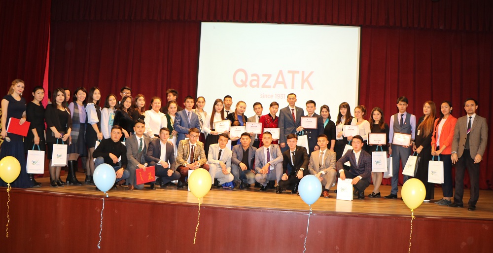 «Halyqtyń jyr baılyǵy – jańǵyrý negizi» taqyrybyndaǵy jyr keshi ótti

