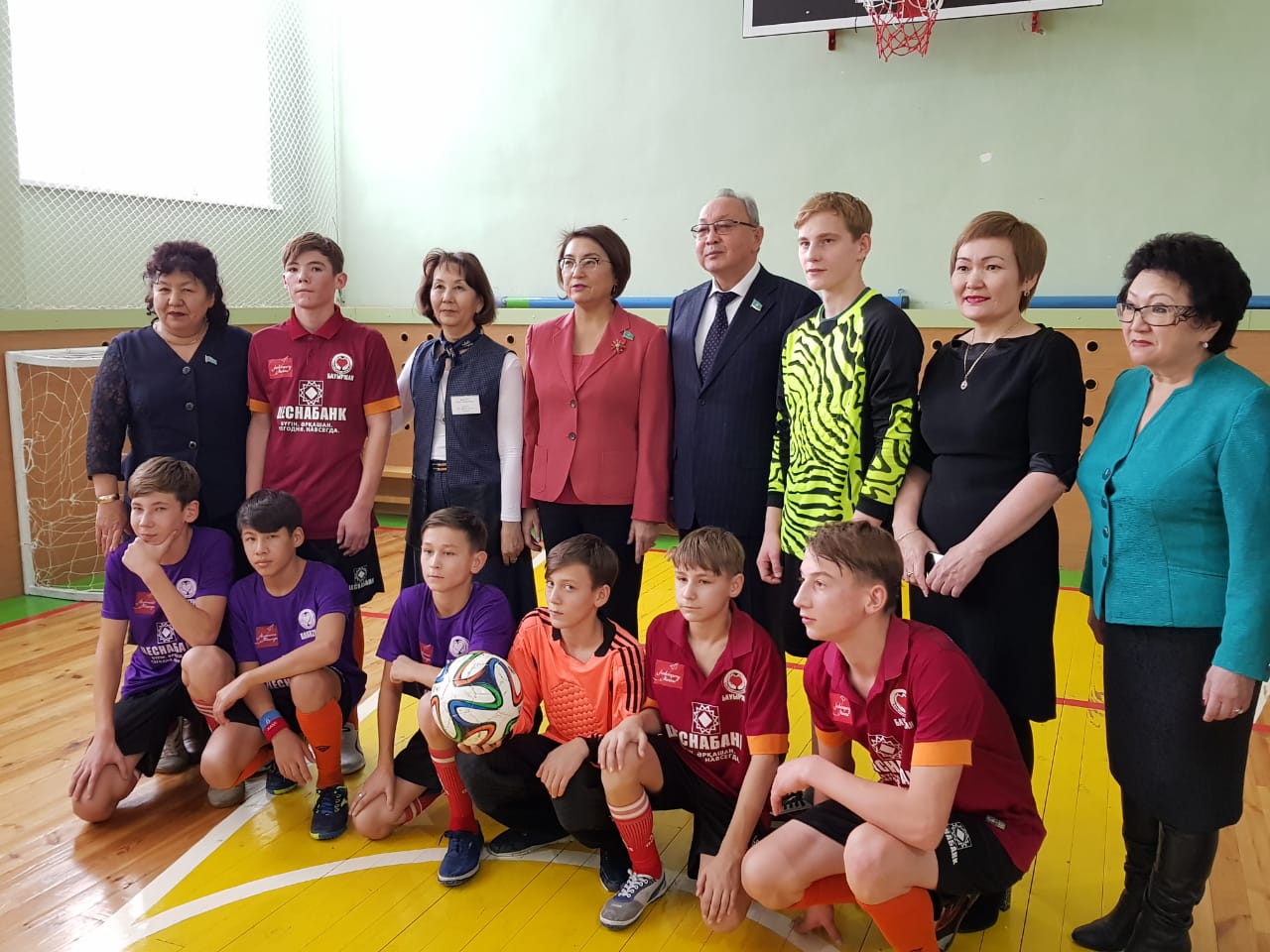 Senatorlar Aqkól qalasyndaǵy №1 balalar úıinde boldy