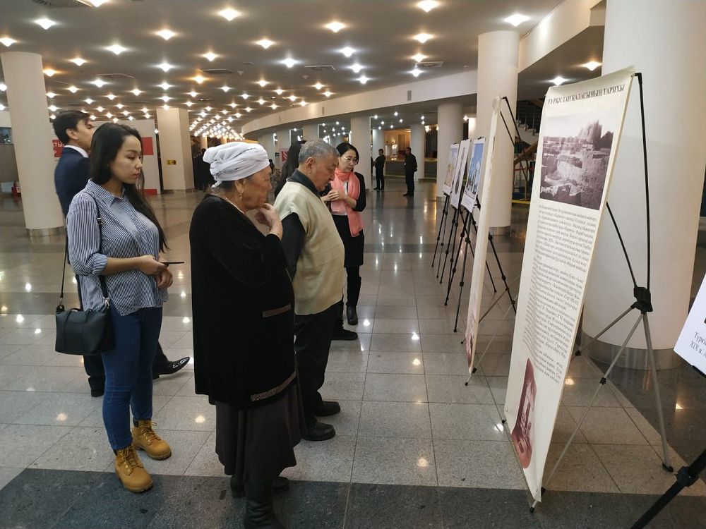 Tuńǵysh Prezıdent jáne Túrkistan