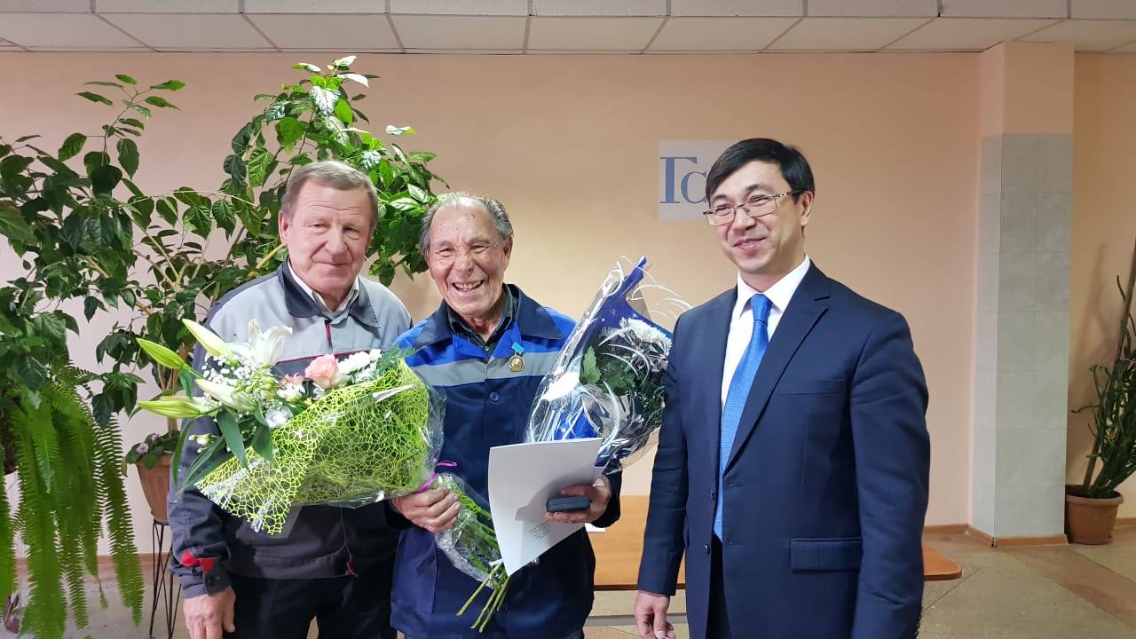 Petr Shınkarev toqsan jasqa kelse de, temir jonyp júr