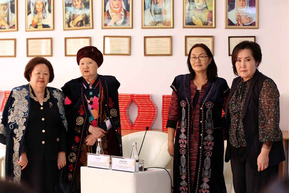 Almatyda «Bozoq arýy» kitabynyń tanystyrylymy ótti