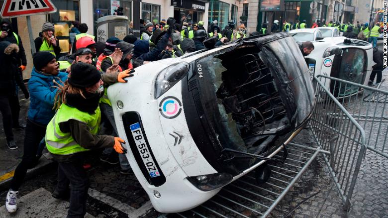 Fransııa janarmaı baǵasyn ósirýge moratorıı jarııalady