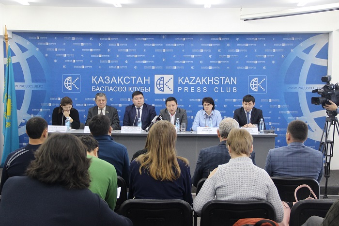 Qus sharýashylyǵymen aınalysatyndar alańdaýshylyq tanytýda