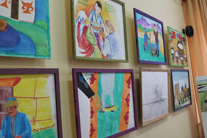 Pavlodarda prokýrorlar sottalýshylardyń sýret kórmesin ótkizdi