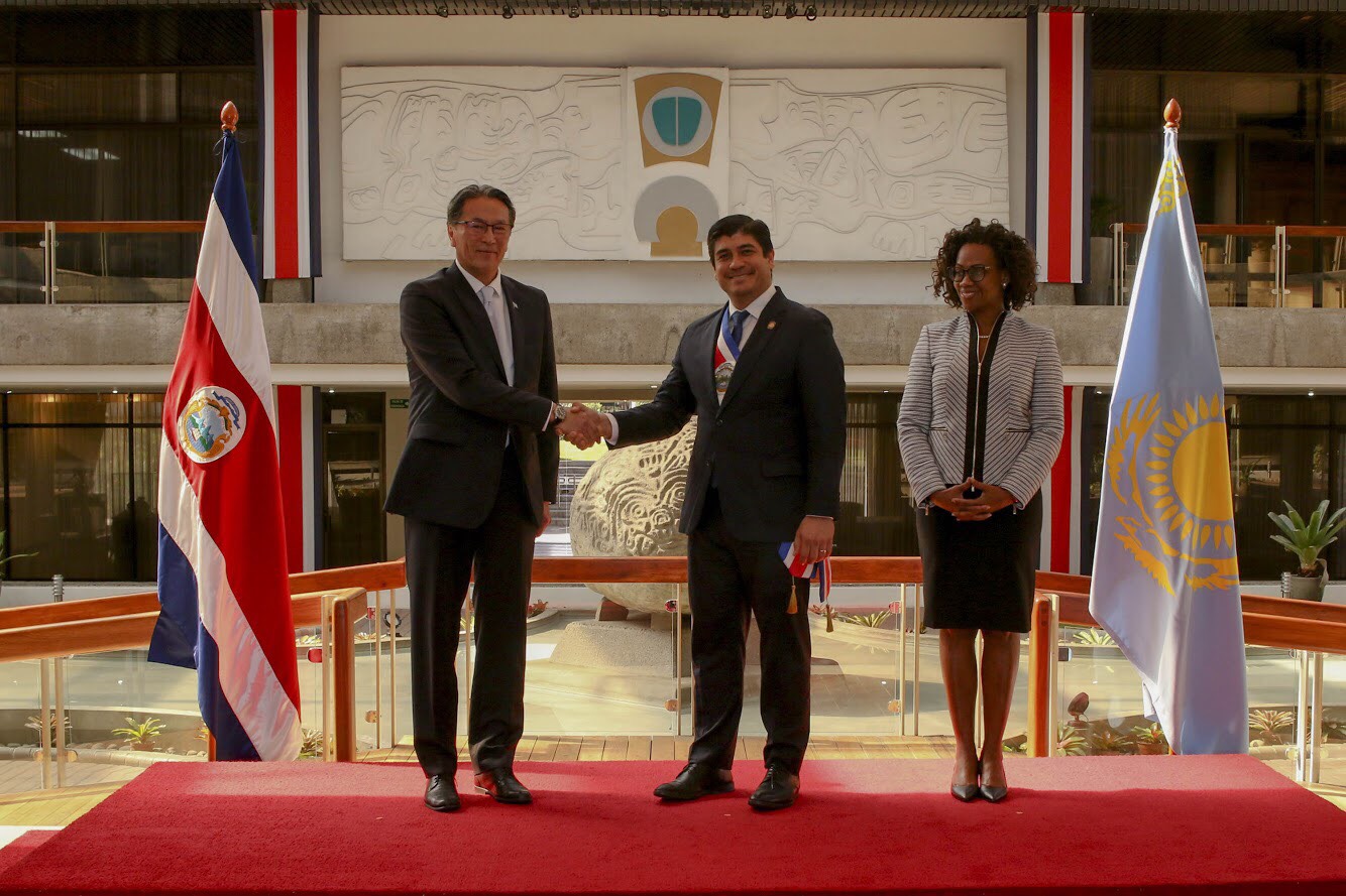 Qazaqstan Elshisi Kosta-Rıka Prezıdentine senim gramotalaryn tapsyrdy