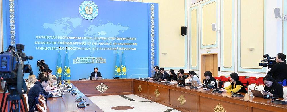 Qytaı 2000-nan astam qazaqqa óz terrıtorııasynan shyǵýǵa ruqsat berdi