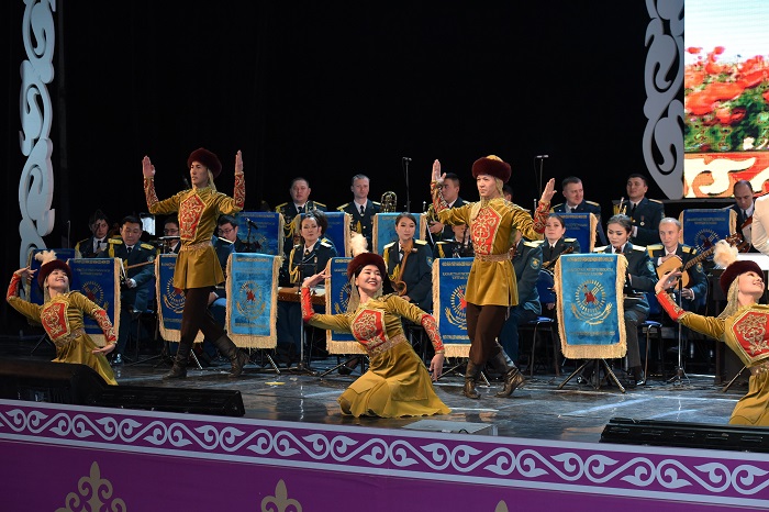 Ulttyq ulan ónerpazdary merekelik konsert ótkizdi