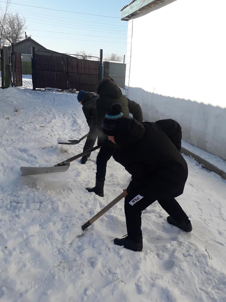  «Qamqorshysy joq qart adamdarǵa kómek berý» aksııasy uıymdastyryldy