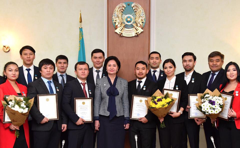 «Daryn» memlekettik jastar syılyǵynyń ıegerleri marapattaldy