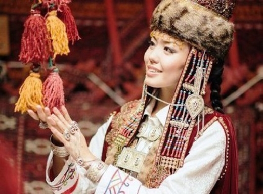 Eń ádemi kıim – ulttyq kıim