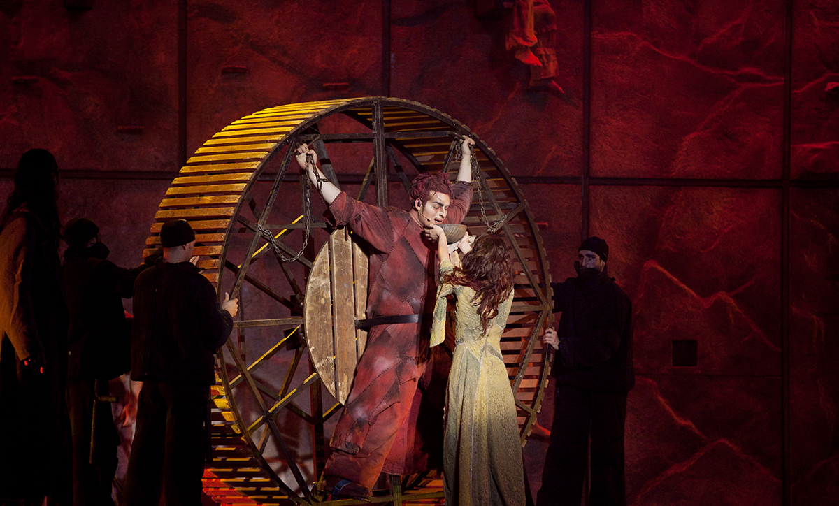 Gınnestiń rekordtar kitabyna engen Notre Dame de Paris mıýzıkli qazaq tilinde qoıylady 