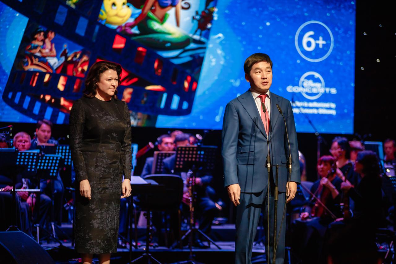 Almatyda «Sıqyrly áýender» kınokonserti ótti