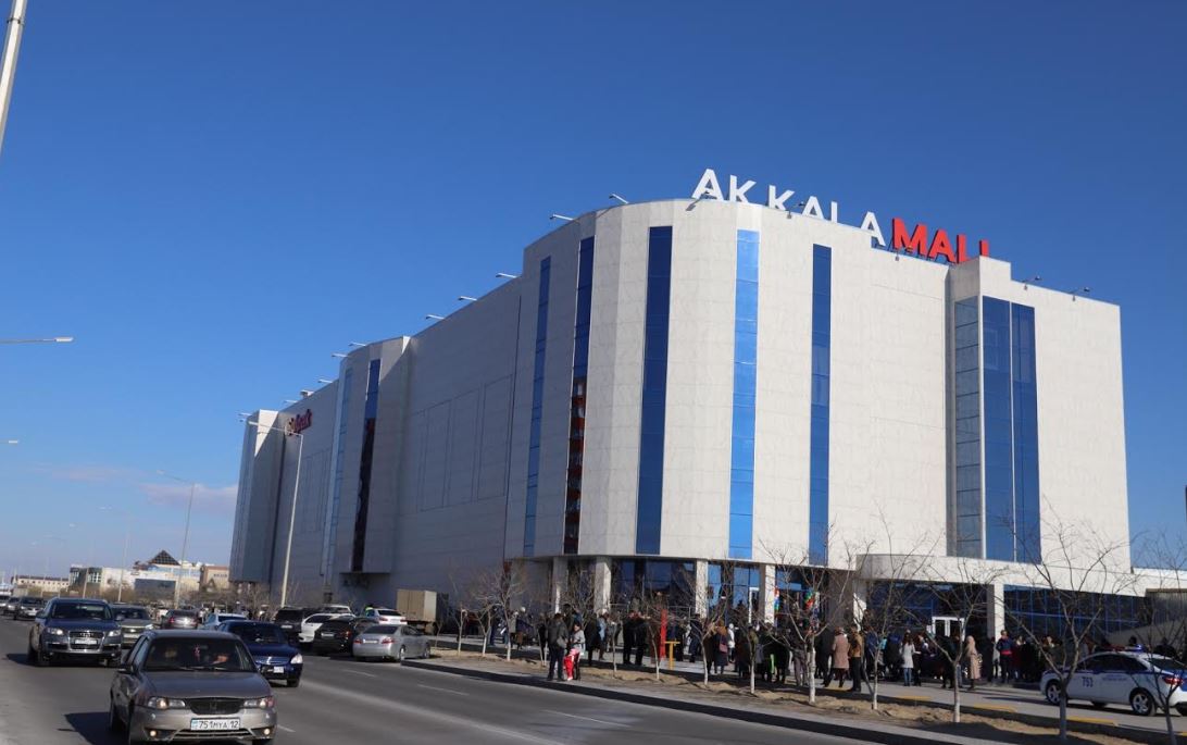 Aqtaýda alyp oıyn-saýyq kesheni ashyldy