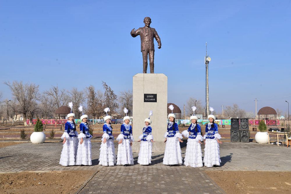 Shámshi Qaldaıaqov atyndaǵy saıabaq ashyldy