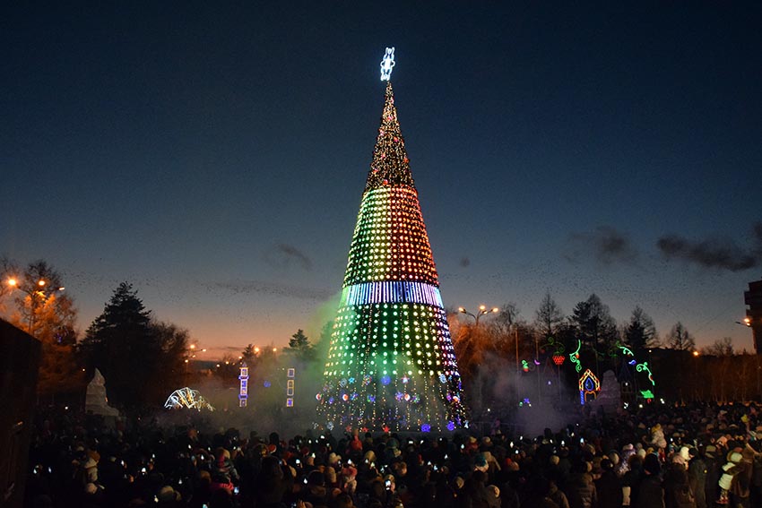 Qostanaıdyń bas shyrshasy saltanatty túrde jaǵyldy