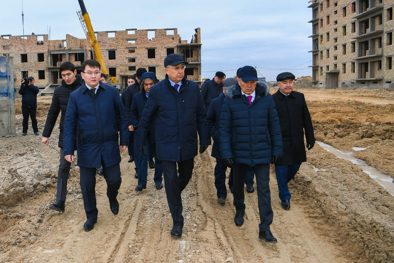 J.Túımebaev Túrkistandaǵy ákimshilik-iskerlik ortalyǵyndaǵy qurylys jumystarymen tanysty