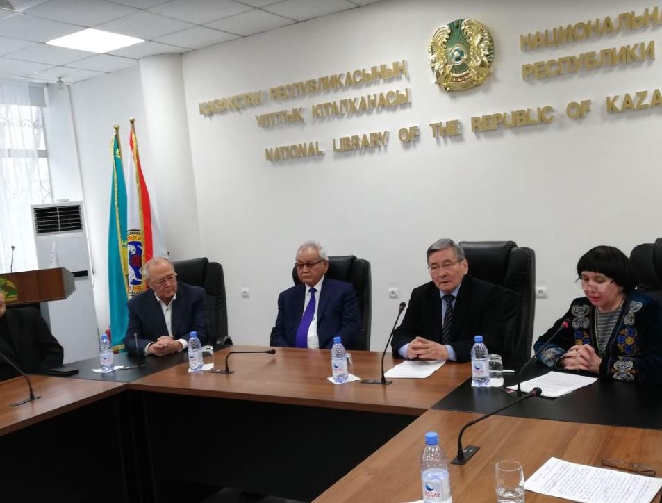 Almatyda jazýshy, dramatýrg Asqar Súleımenovty eske alý keshi ótti