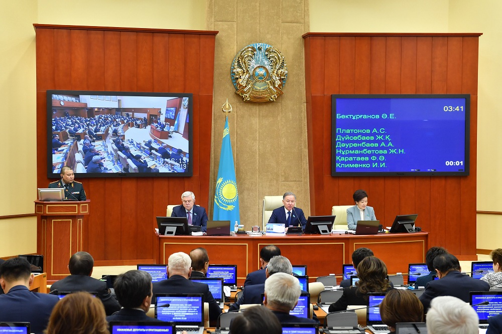 Qumar oıyndarǵa baqylaý kúsheıtiledi