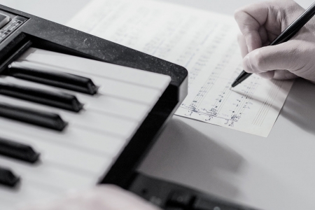 Almatyda Qytaı men Qazaqstan arasyndaǵy mádenı elshini eske aldy