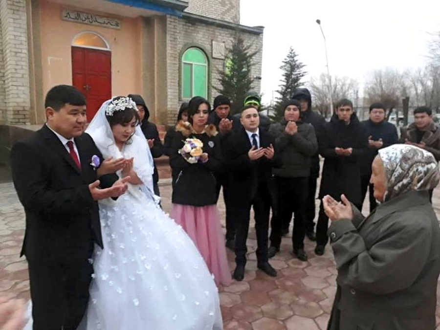 Jas jubaılardyń ónegeli qadamy