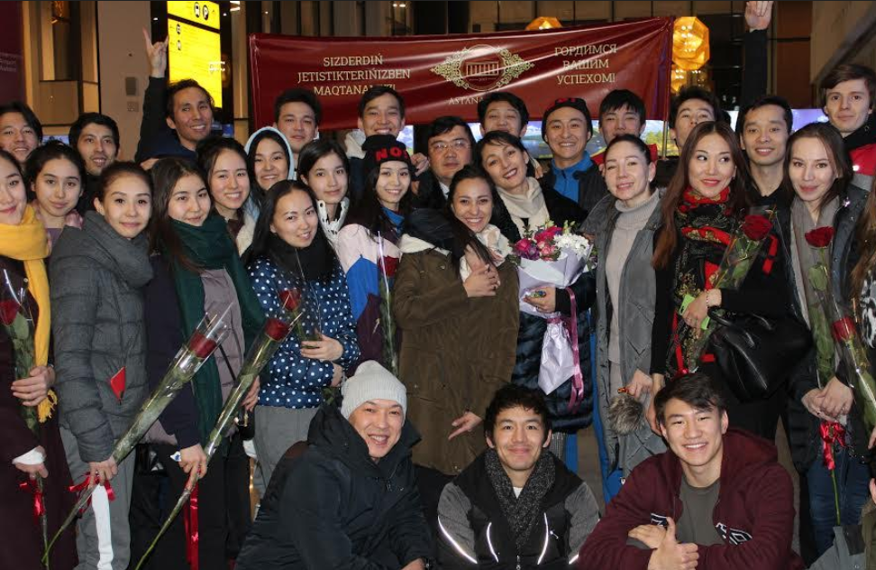 Jankúıerler «Astana Opera» balet trýppasyn Nursultan Nazarbaev áýejaıynda qarsy aldy