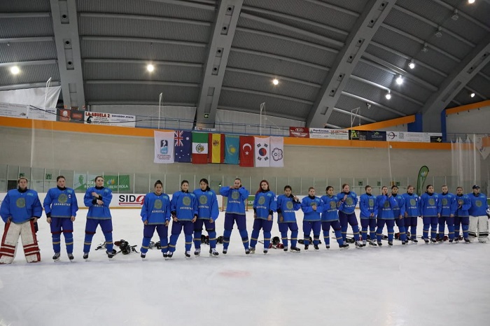 Shaıbaly hokkeıden áıelder quramasy álemdik synnyń fınalyna ótti